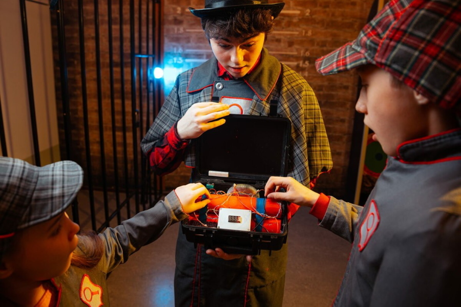 Квест в реальности Шерлок Холмс и тайна теней от компании Фэнтазиград Квест в реальности Шерлок Холмс и тайна теней от компании Фэнтазиград