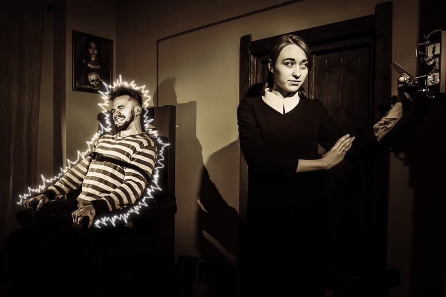 Квест в реальности Ограбление особняка Аддамсов от компании Quest Stars/Inside Quest Квест в реальности Ограбление особняка Аддамсов от компании Quest Stars/Inside Quest